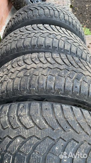 Bridgestone Blizzak Spike-01 265/60 R18 114T
