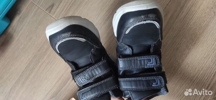 Ботинки для мальчика. 33 размер