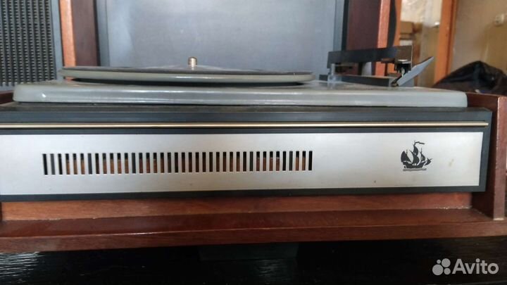 Проигрыватель винила 