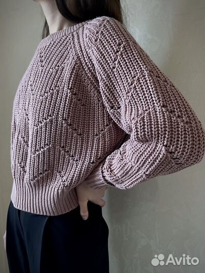 Свитер розовый женский