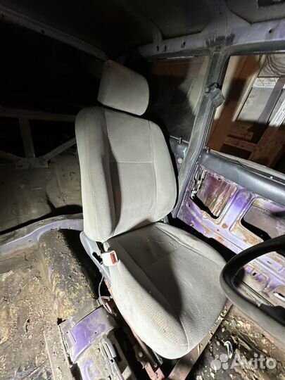 Передние сидения Geely мк