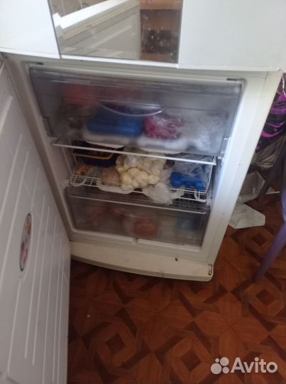 Продам холодильник рабочий