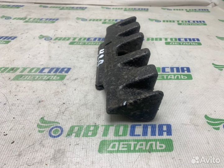 Абсорбер бампера передний Volkswagen New Beetle