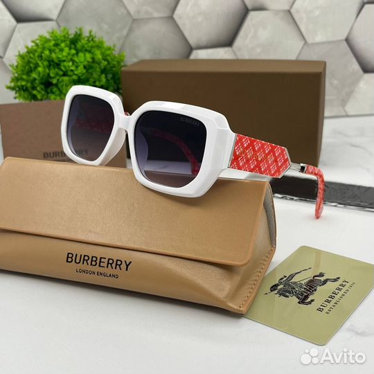 Солнцезащитные очки burberry