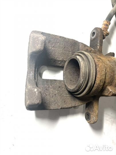 Суппорт передний Nissan Note 1.4 CR14