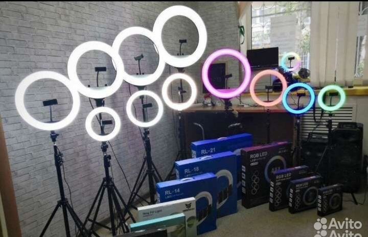 Кольцевая лампа новая со штативом