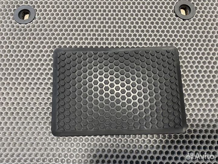 Подпятник для автоковриков