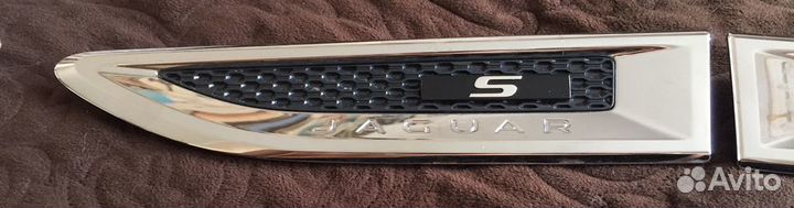 Молдинг переднего крыла Jaguar E-Pace