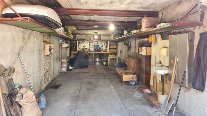 Гараж, > 30 м²