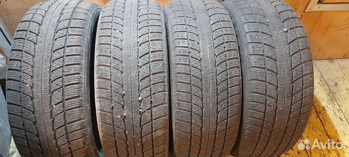 Triangle Snowlink TWT02 215/55 R17