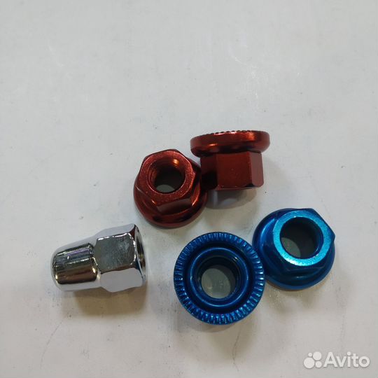 Гайки на ось втулки, М10х1/М9х1/М14х1 в ассорт