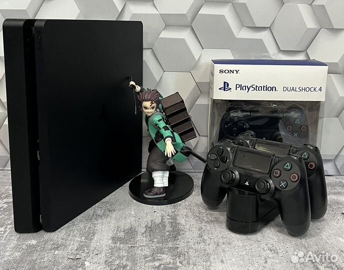 Sony PlayStation 4 slim 1tb с играми + 2 геймпада