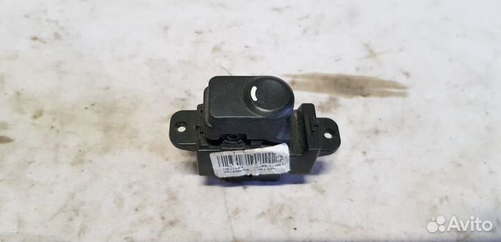 Hyundai Solaris Кнопка стеклоподъемника