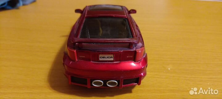 Машинка металлическая Ferrari Welly