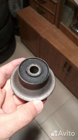 Сайлентблок задней балки VW Passat 80-88 377501541