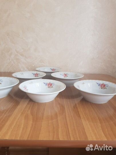 2 набора тарелок