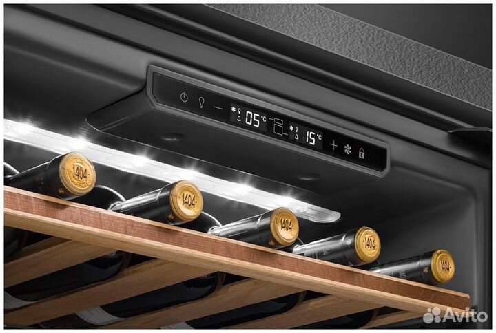 Встраиваемый винный шкаф Smeg CVI638RN3