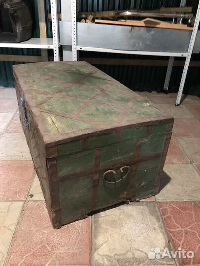 Сундук деревянный