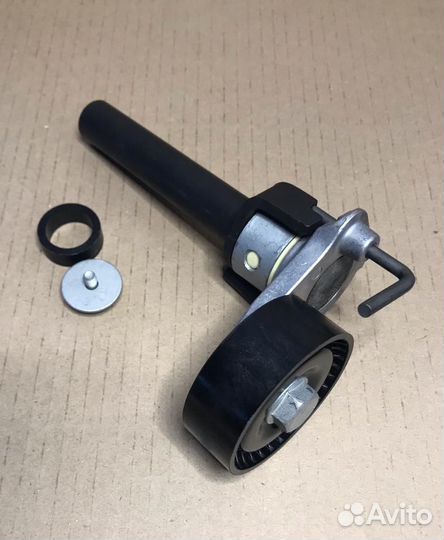 Ролик натяжителя ремня Skoda Octavia 1.8TSI 04)