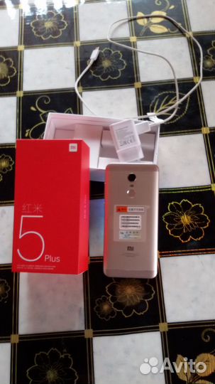 Xiaomi Redmi 5 Plus, 4/64 ГБ