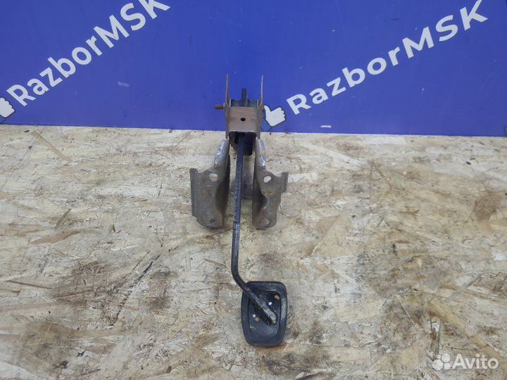 Педаль тормоза Renault Duster