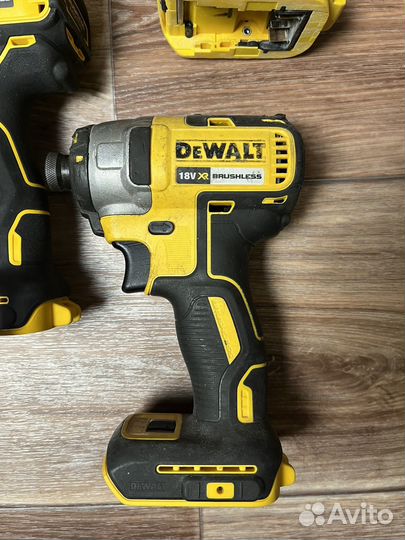 Аккумуляторный инструмент Dewalt