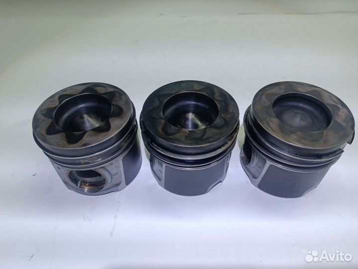 Поршень BMW X1 F48 11258571012,8571012