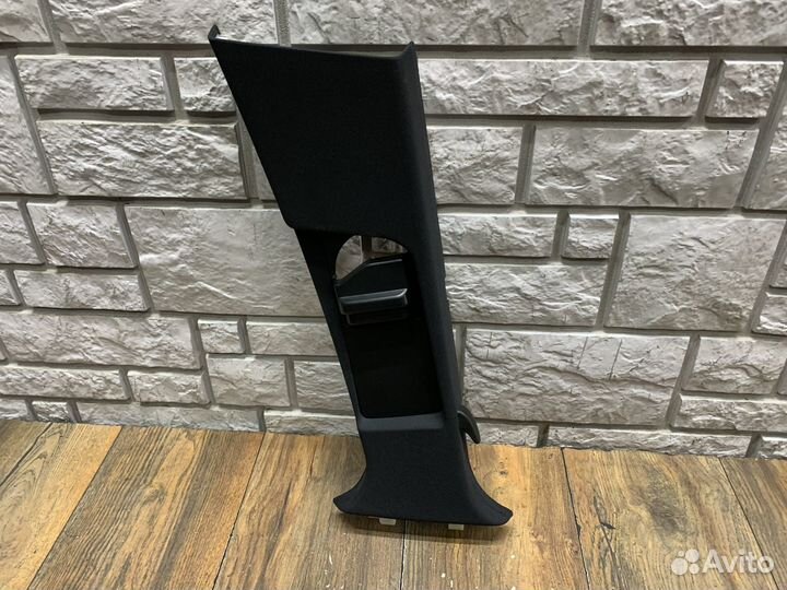 Mercedes Benz W212 Обшивка стойки средняя верхняя