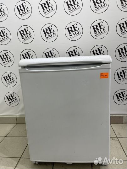 Барный холодильник с морозилкой Indesit