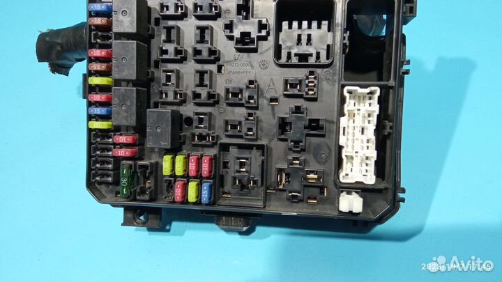 Блок предохранителей для Mitsubishi Outlander XL