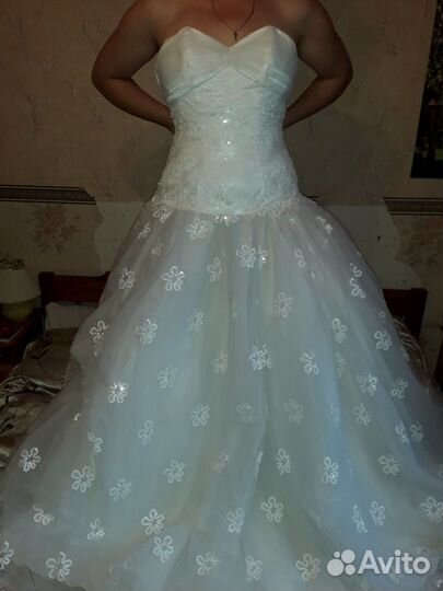 Платье белое