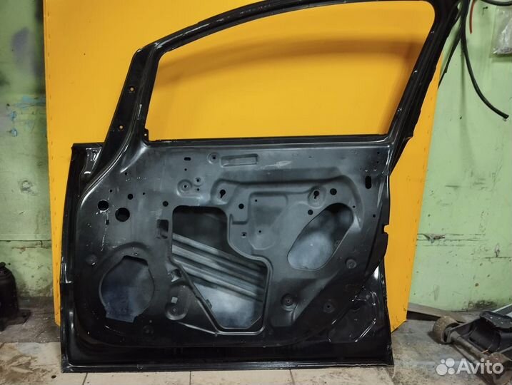 Дверь правая opel astra j