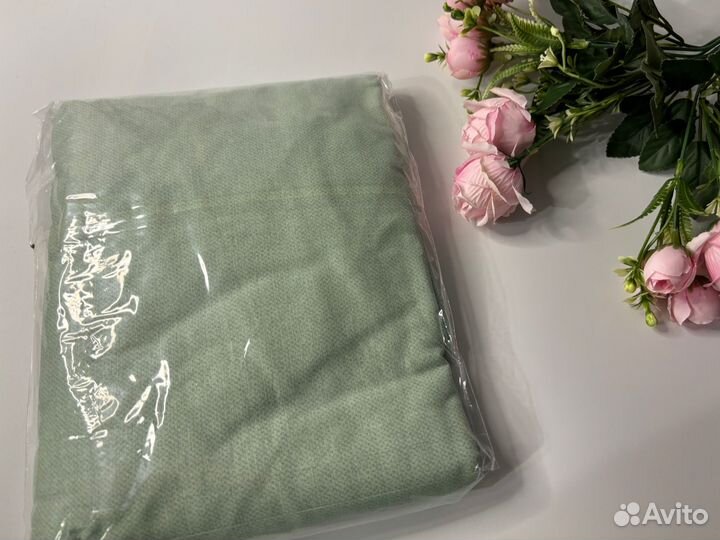 Простынь на резинке 160 200 зеленая новая