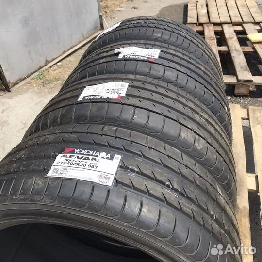 Yokohama Advan Sport V105 235/40 R20 96Y