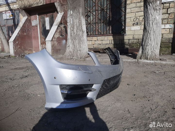 Бампер передний 2011 год,AMG Mercedes Benz c- 204