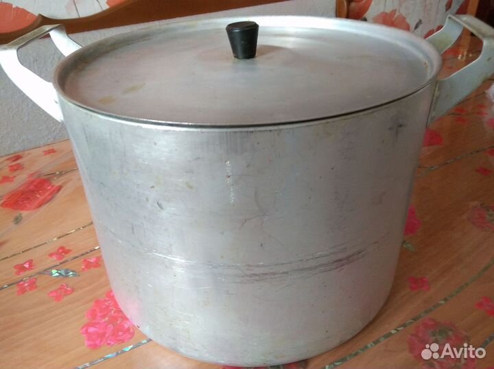 Кастрюли, вёдра, сковородки из СССР