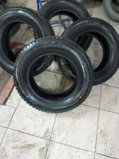 Pirelli Formula Ice 215/60 R16 91V