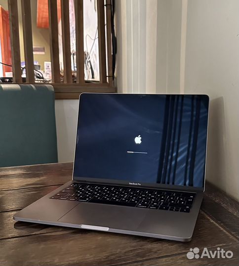 Отличный MacBook Pro 13, 2017, Core i5, 16GB, 512