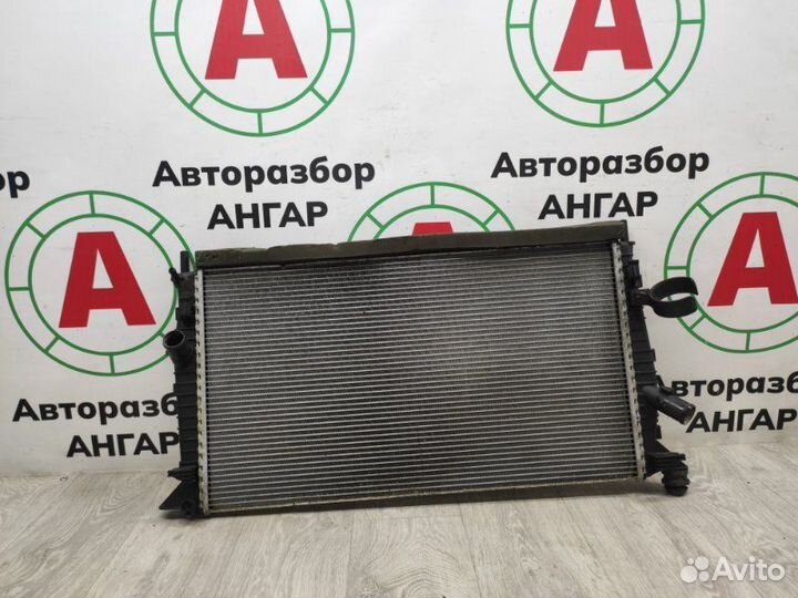 Радиатор охлаждения двигателя Ford Focus CB4 hhda
