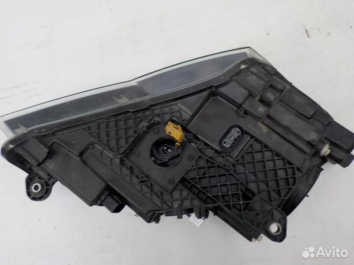 Фара левая Skoda Superb