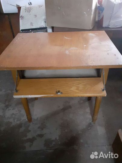 Кухонный стол