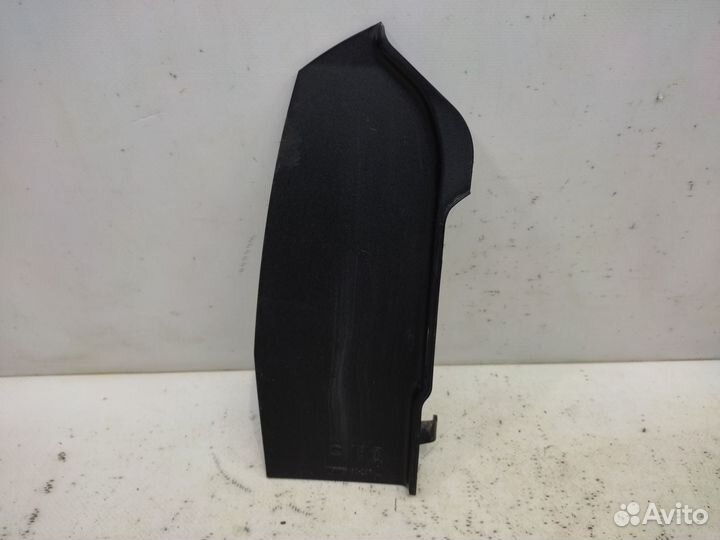 Кожух фонаря левый Toyota Land Cruiser 200 2015