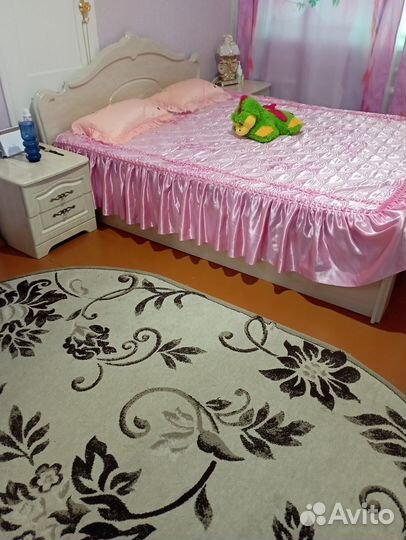 Спальный гарнитур бу белый