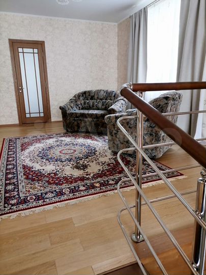 Коттедж 275,9 м² на участке 9,1 сот.