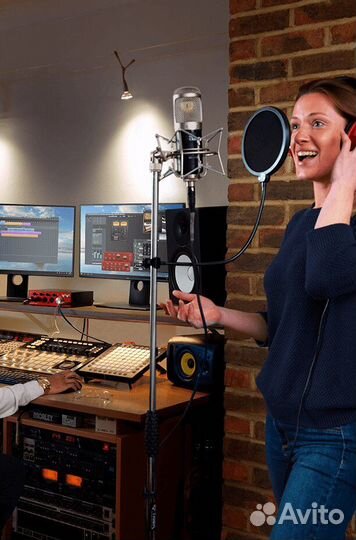 Аудиоинтерфейс focusrite Clarett+ 4Pre