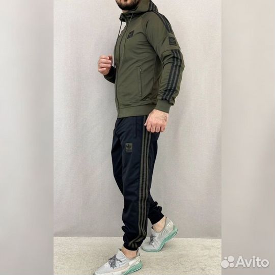 Спортивный костюм adidas мужской с капюшоном