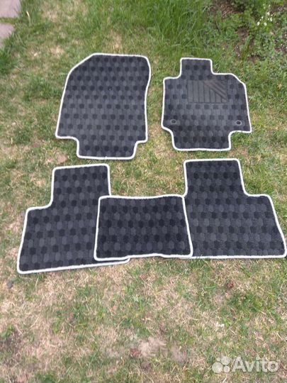 Продам текстильные ковры для RAV 4