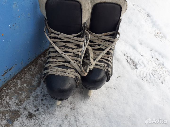 Коньки хоккейные