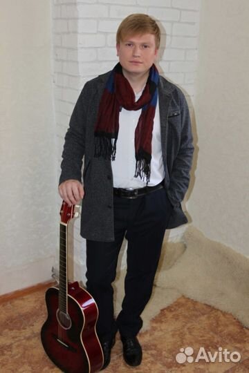 Ведущий,музыкант Сергей Закамалдин