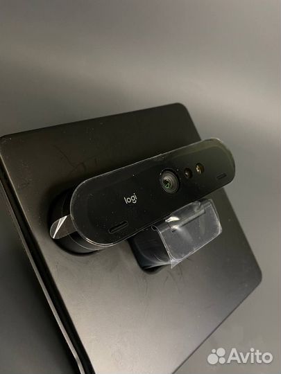 Веб-камера Logitech Brio C1000E